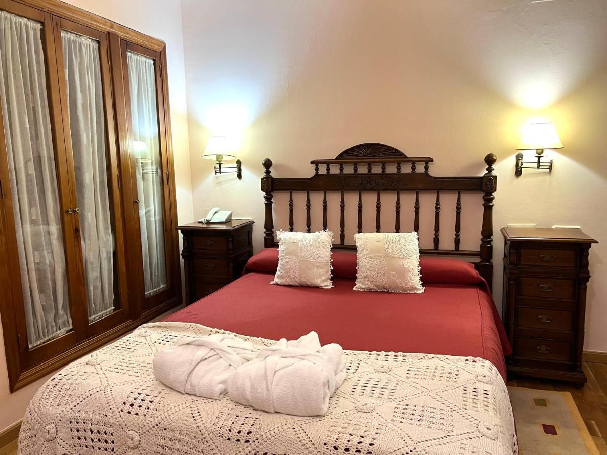 Hotel El Curro Burunchel Extérieur photo