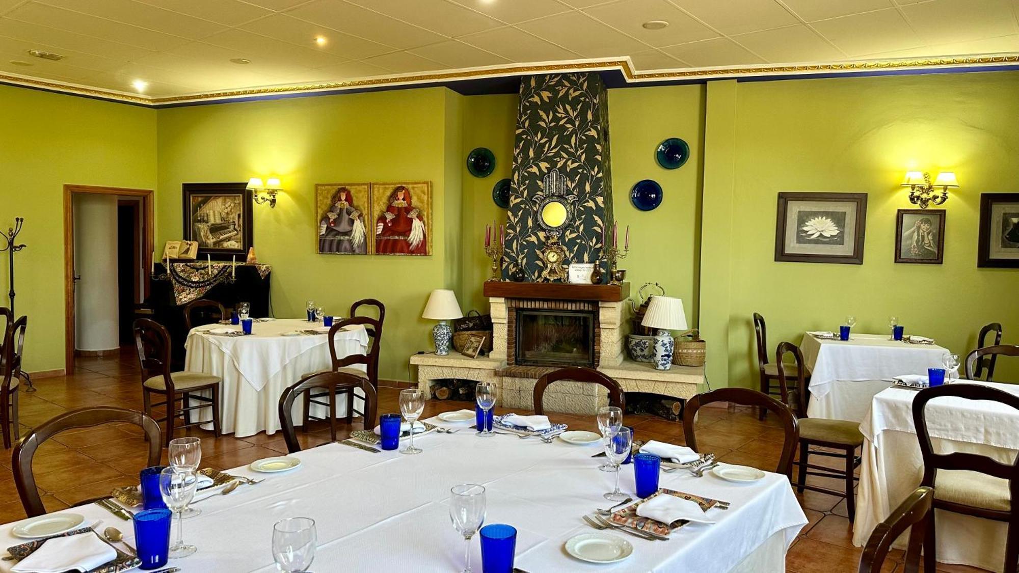 Hotel El Curro Burunchel Extérieur photo