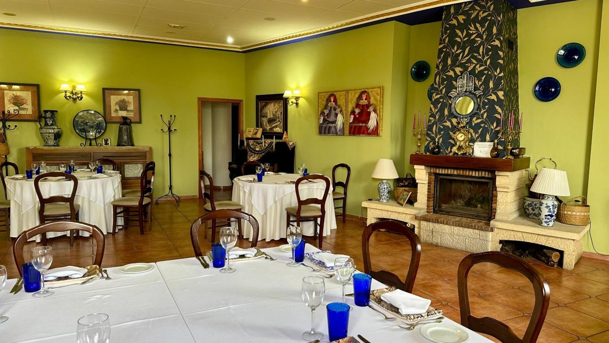 Hotel El Curro Burunchel Extérieur photo