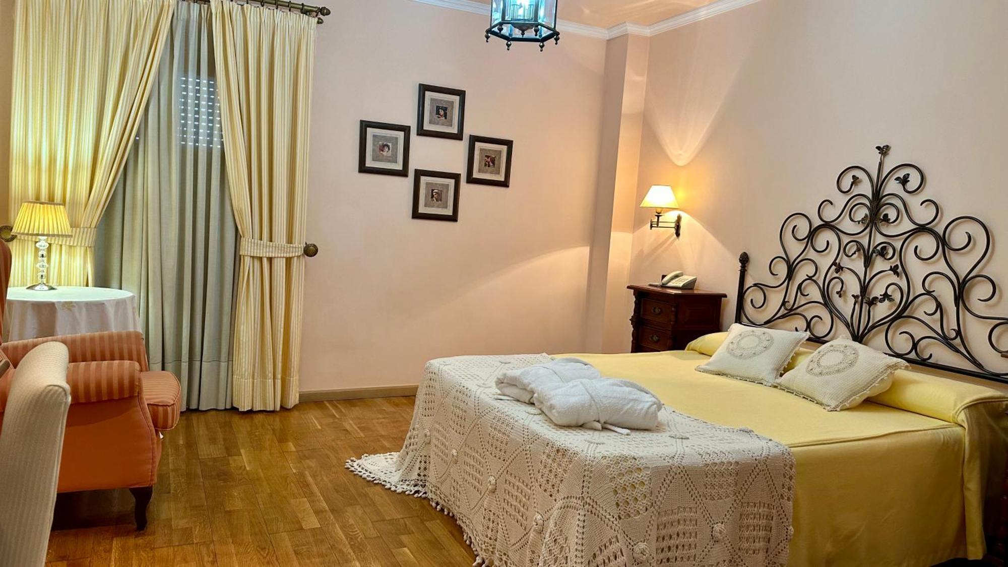 Hotel El Curro Burunchel Extérieur photo