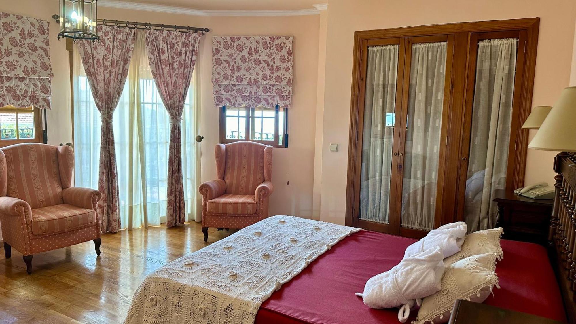 Hotel El Curro Burunchel Extérieur photo